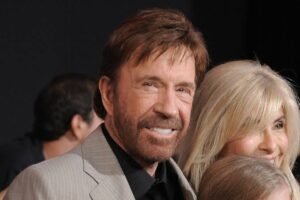chuck norris twin brother